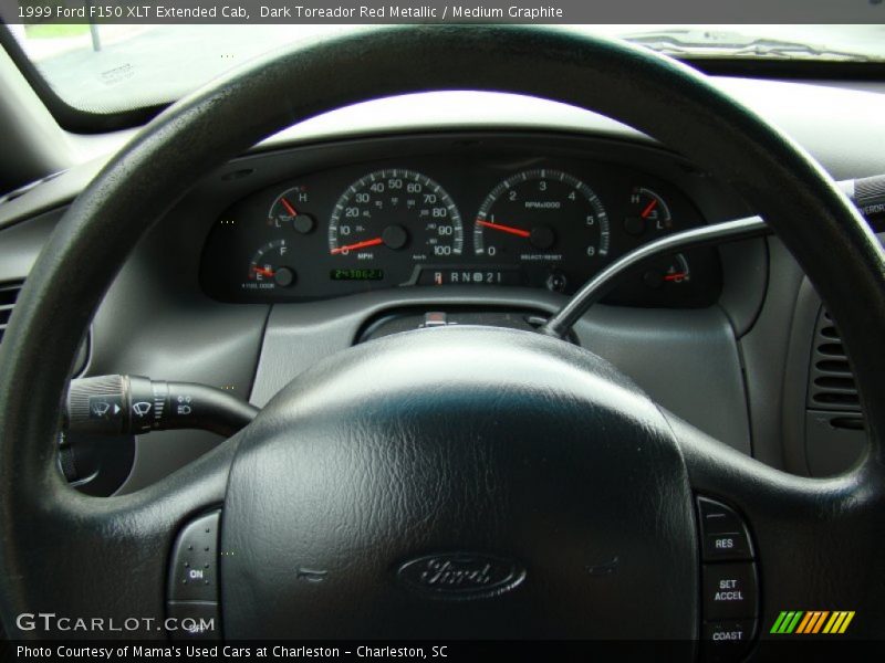 Dark Toreador Red Metallic / Medium Graphite 1999 Ford F150 XLT Extended Cab