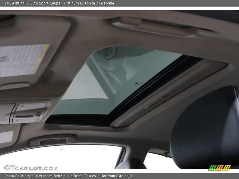 Sunroof of 2009 G 37 S Sport Coupe