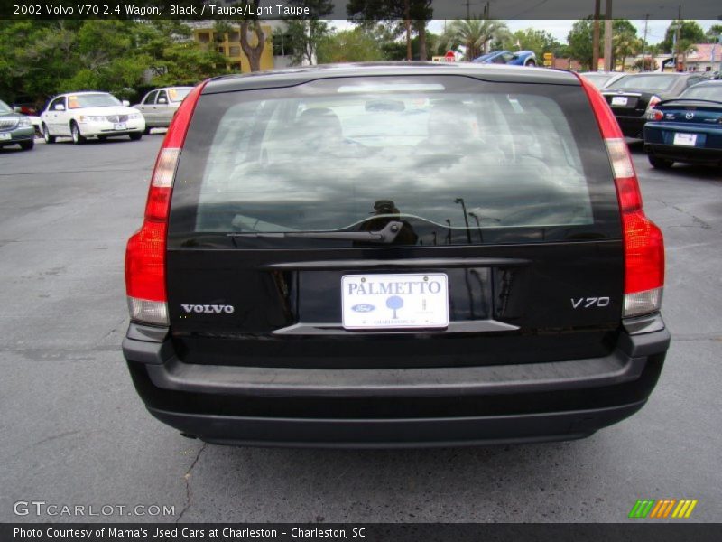 Black / Taupe/Light Taupe 2002 Volvo V70 2.4 Wagon