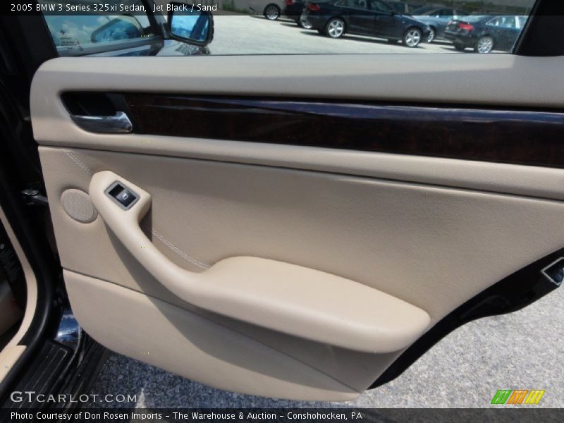 Jet Black / Sand 2005 BMW 3 Series 325xi Sedan