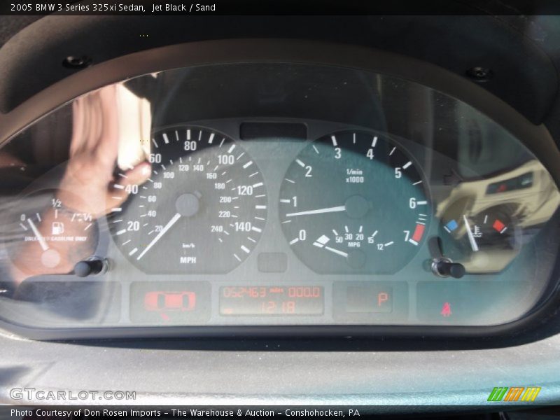 Jet Black / Sand 2005 BMW 3 Series 325xi Sedan