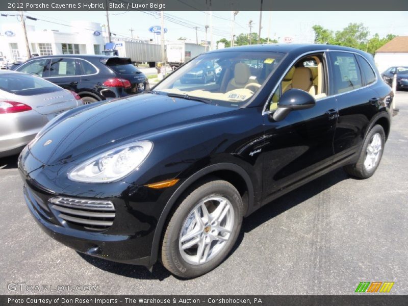 Front 3/4 View of 2012 Cayenne S Hybrid