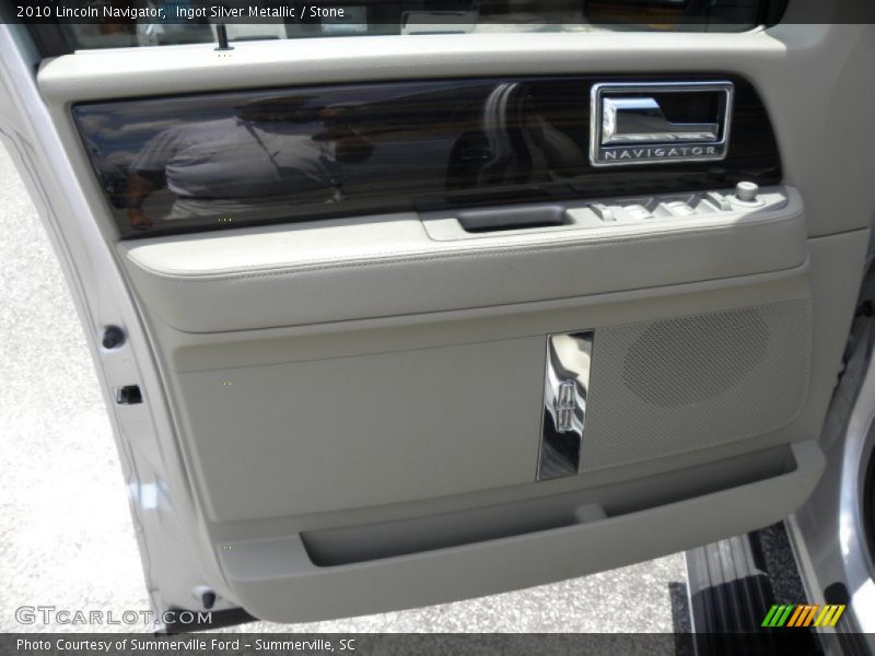Ingot Silver Metallic / Stone 2010 Lincoln Navigator