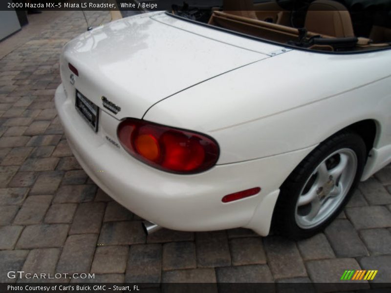 White / Beige 2000 Mazda MX-5 Miata LS Roadster