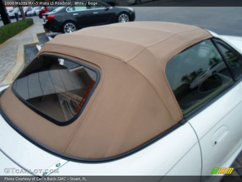 White / Beige 2000 Mazda MX-5 Miata LS Roadster