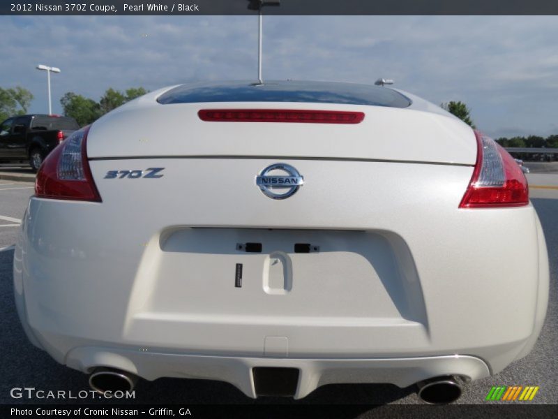 Pearl White / Black 2012 Nissan 370Z Coupe