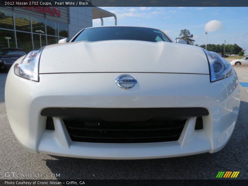 Pearl White / Black 2012 Nissan 370Z Coupe