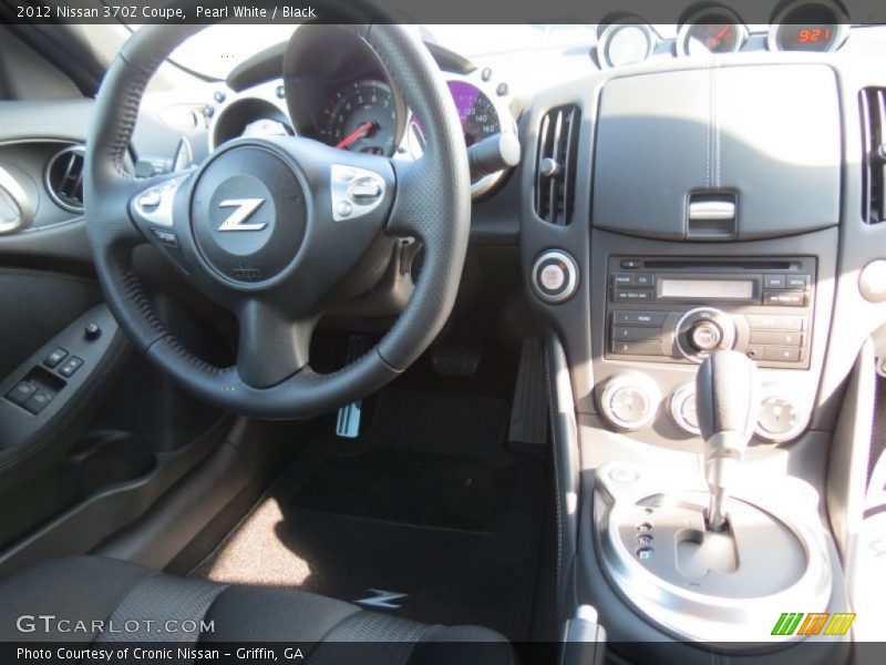 Pearl White / Black 2012 Nissan 370Z Coupe