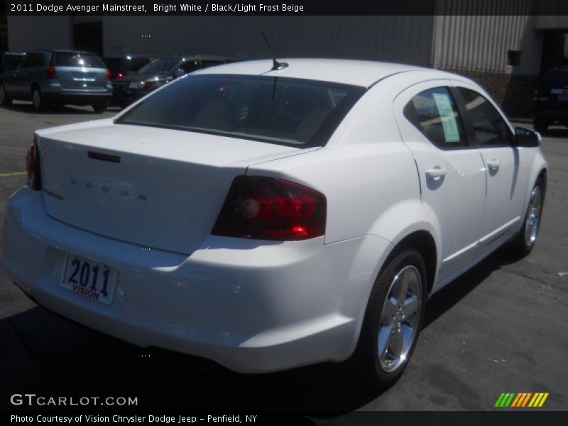 Bright White / Black/Light Frost Beige 2011 Dodge Avenger Mainstreet