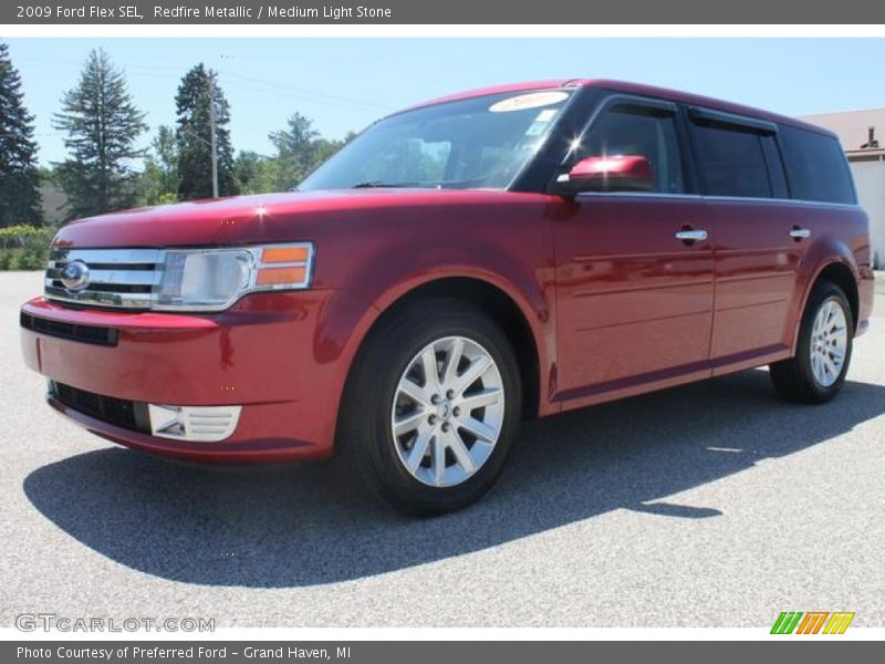 Front 3/4 View of 2009 Flex SEL