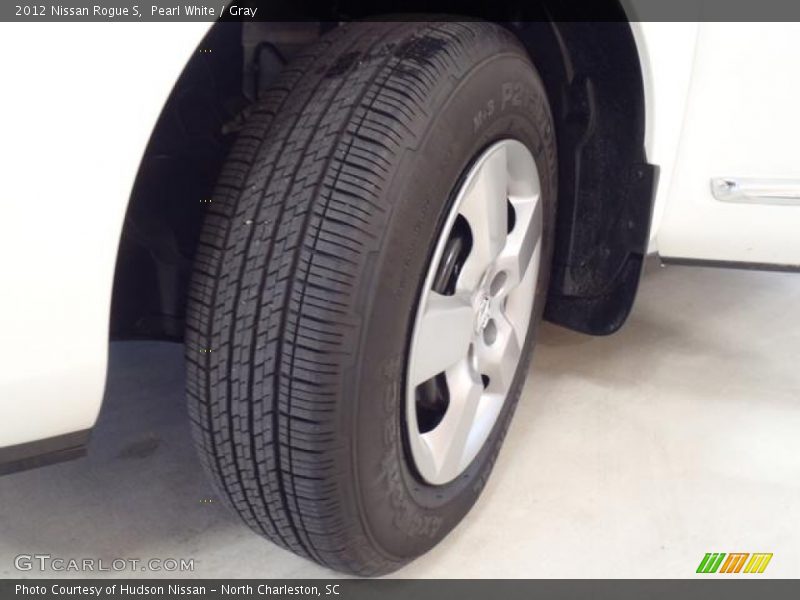 Pearl White / Gray 2012 Nissan Rogue S