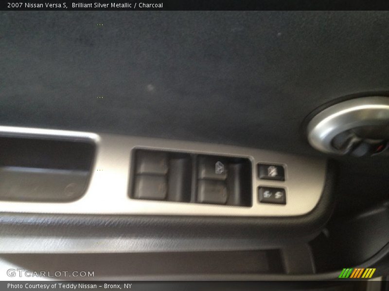 Brilliant Silver Metallic / Charcoal 2007 Nissan Versa S