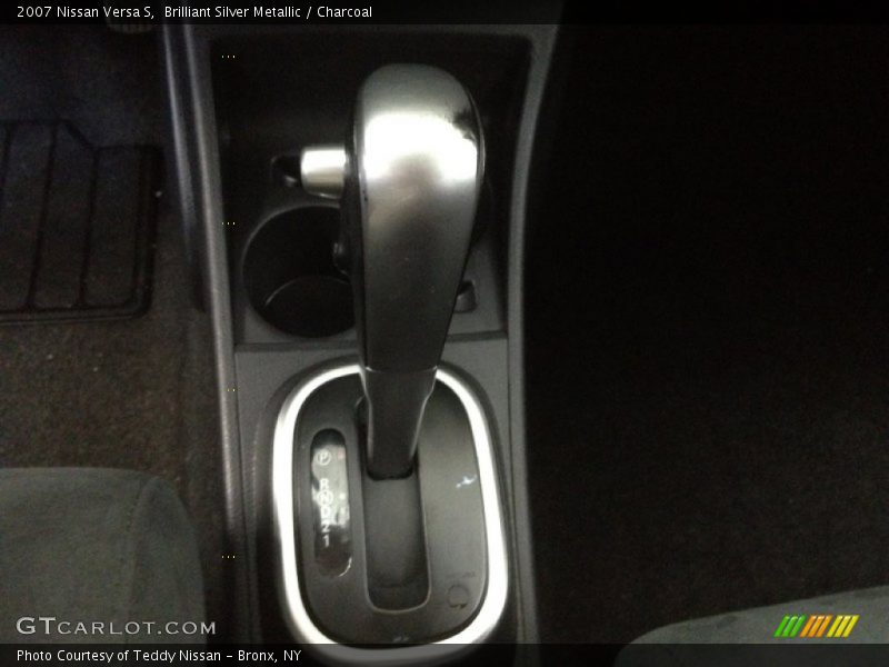 Brilliant Silver Metallic / Charcoal 2007 Nissan Versa S