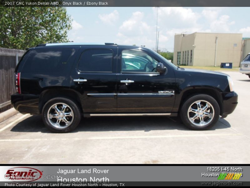 Onyx Black / Ebony Black 2007 GMC Yukon Denali AWD
