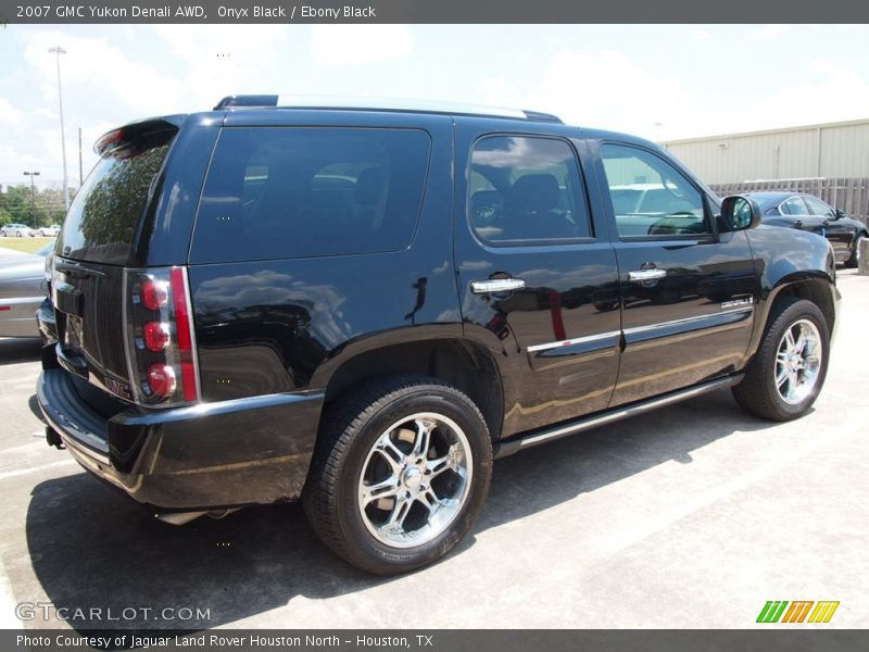 Onyx Black / Ebony Black 2007 GMC Yukon Denali AWD