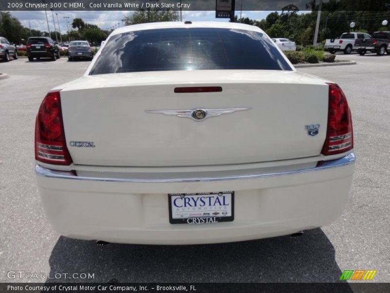 Cool Vanilla White / Dark Slate Gray 2009 Chrysler 300 C HEMI