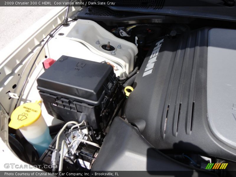 Cool Vanilla White / Dark Slate Gray 2009 Chrysler 300 C HEMI