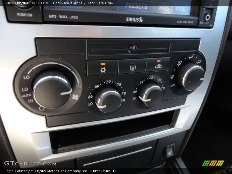 Cool Vanilla White / Dark Slate Gray 2009 Chrysler 300 C HEMI