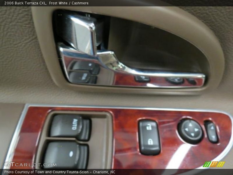 Frost White / Cashmere 2006 Buick Terraza CXL