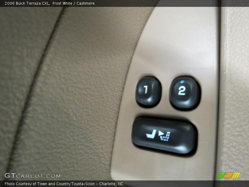 Frost White / Cashmere 2006 Buick Terraza CXL