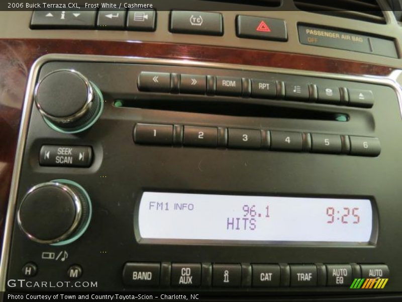 Frost White / Cashmere 2006 Buick Terraza CXL