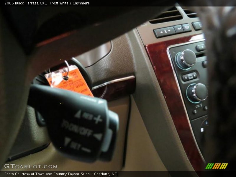 Frost White / Cashmere 2006 Buick Terraza CXL