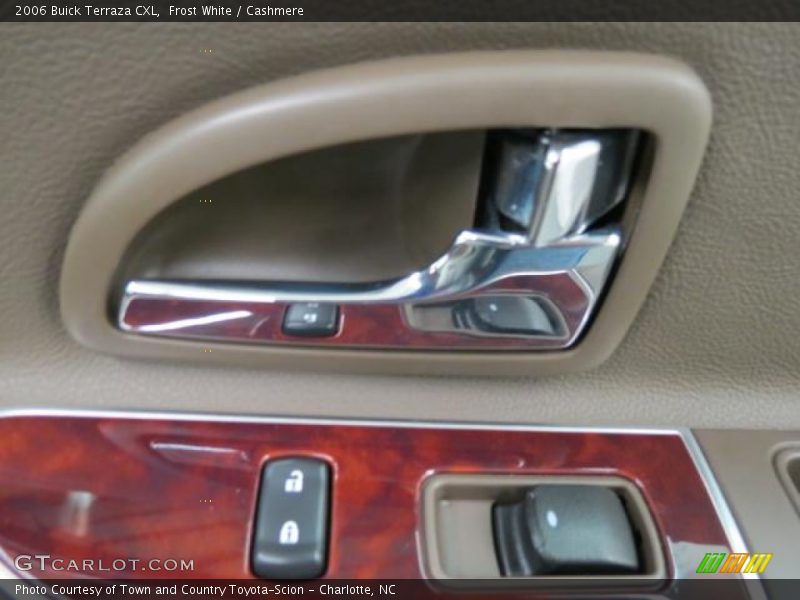 Frost White / Cashmere 2006 Buick Terraza CXL