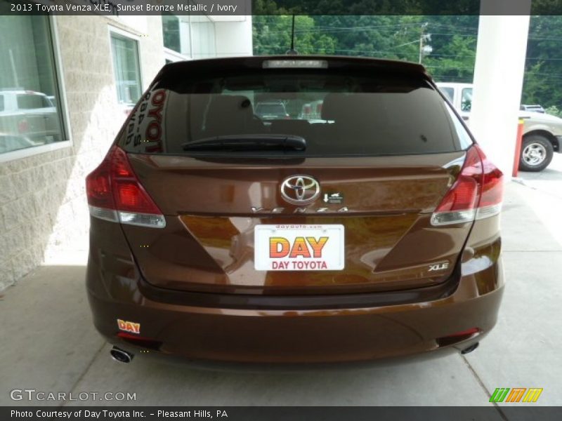 Sunset Bronze Metallic / Ivory 2013 Toyota Venza XLE