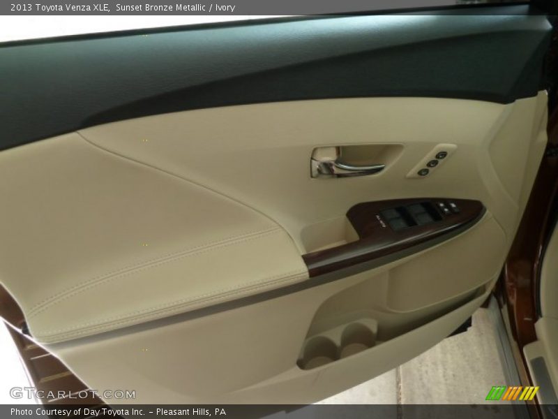 Sunset Bronze Metallic / Ivory 2013 Toyota Venza XLE