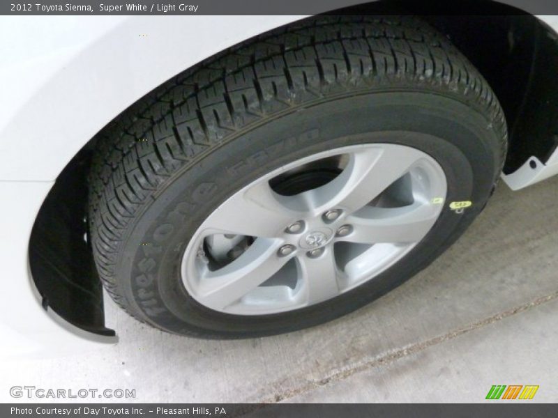 Super White / Light Gray 2012 Toyota Sienna