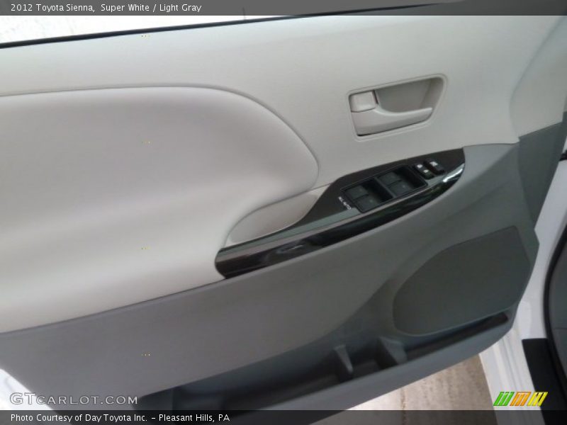 Super White / Light Gray 2012 Toyota Sienna