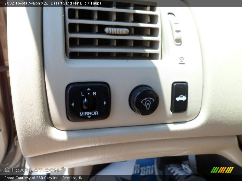 Desert Sand Metallic / Taupe 2002 Toyota Avalon XLS