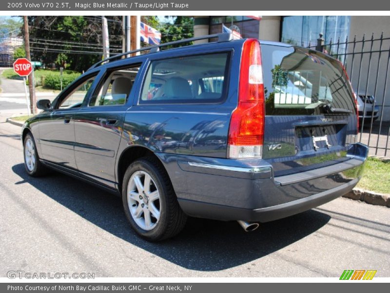 Magic Blue Metallic / Taupe/Light Taupe 2005 Volvo V70 2.5T