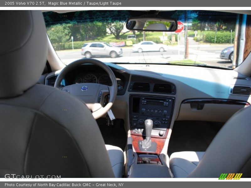 Magic Blue Metallic / Taupe/Light Taupe 2005 Volvo V70 2.5T