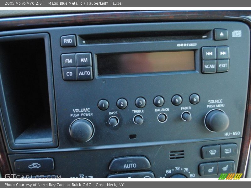 Magic Blue Metallic / Taupe/Light Taupe 2005 Volvo V70 2.5T