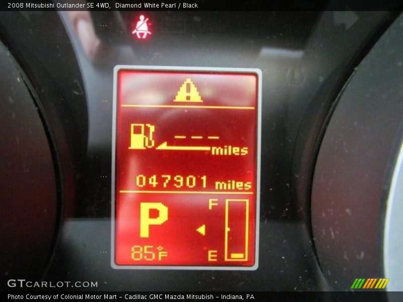 Diamond White Pearl / Black 2008 Mitsubishi Outlander SE 4WD