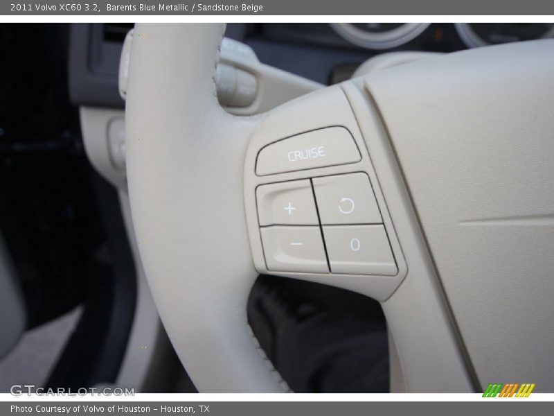 Controls of 2011 XC60 3.2