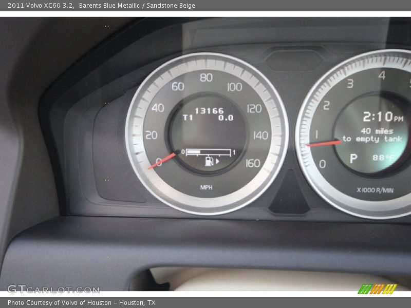 Barents Blue Metallic / Sandstone Beige 2011 Volvo XC60 3.2