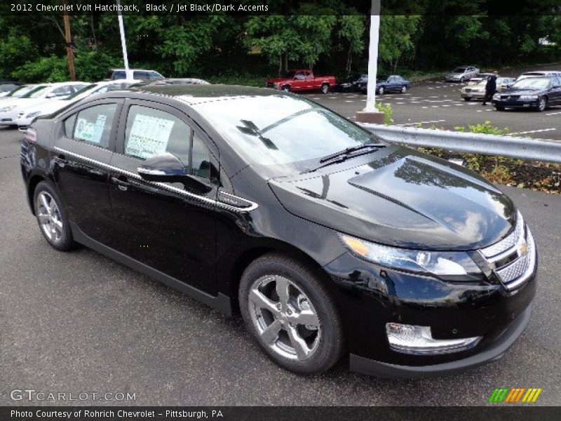 Front 3/4 View of 2012 Volt Hatchback