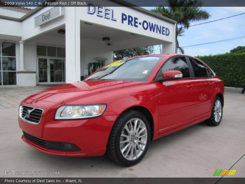 Passion Red / Off Black 2009 Volvo S40 2.4i