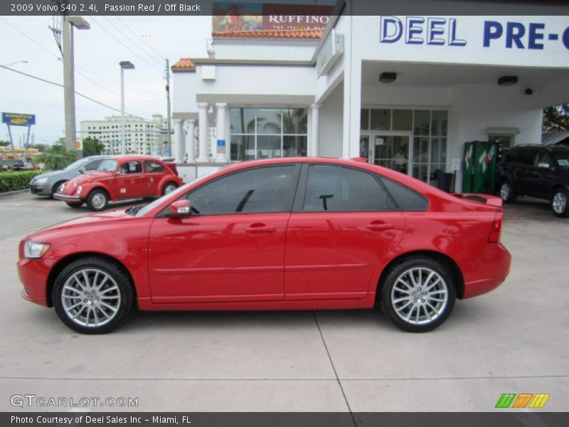 Passion Red / Off Black 2009 Volvo S40 2.4i