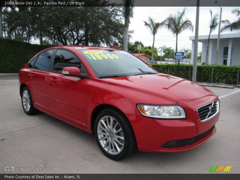 Passion Red / Off Black 2009 Volvo S40 2.4i
