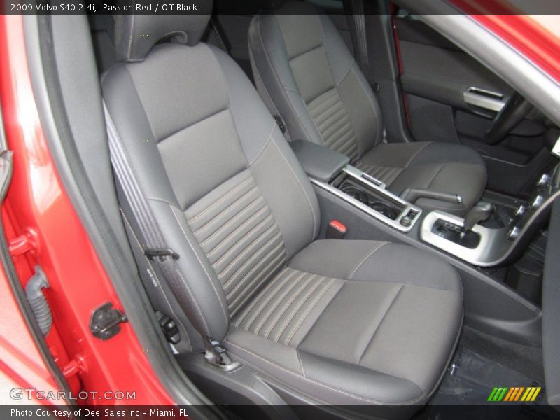 Passion Red / Off Black 2009 Volvo S40 2.4i