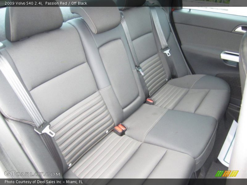 Passion Red / Off Black 2009 Volvo S40 2.4i