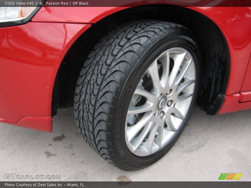 Passion Red / Off Black 2009 Volvo S40 2.4i