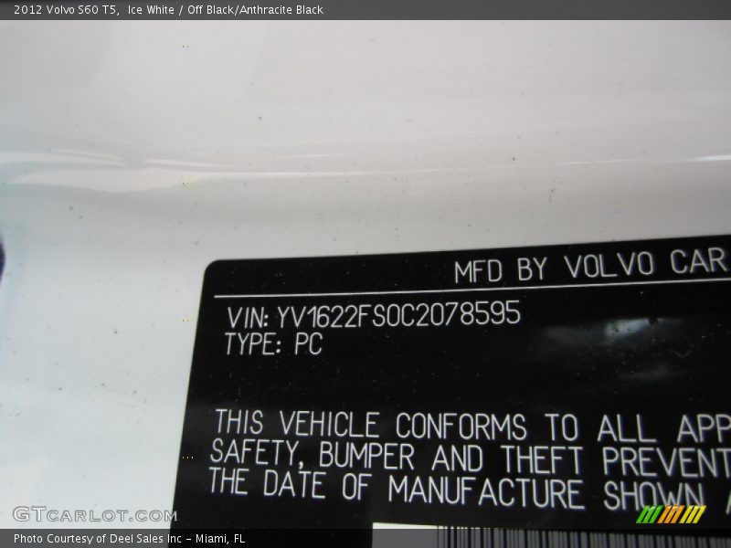 Ice White / Off Black/Anthracite Black 2012 Volvo S60 T5