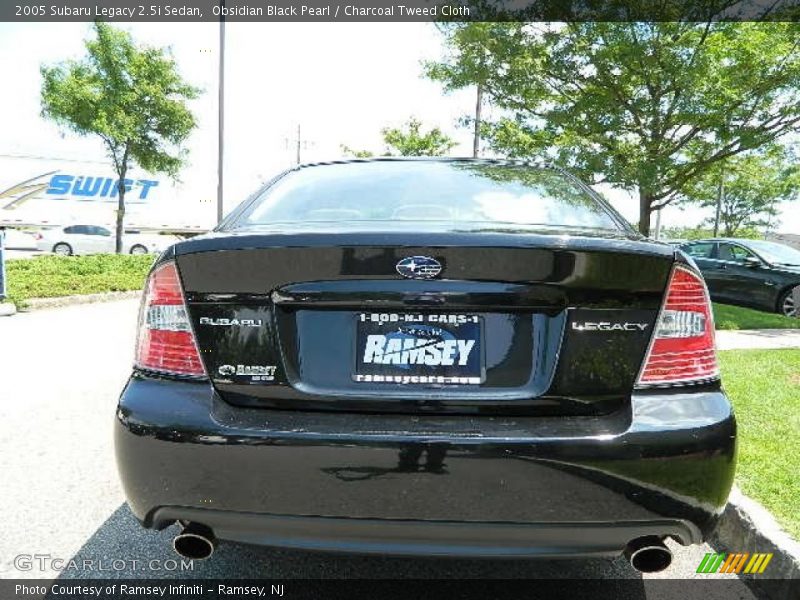 Obsidian Black Pearl / Charcoal Tweed Cloth 2005 Subaru Legacy 2.5i Sedan