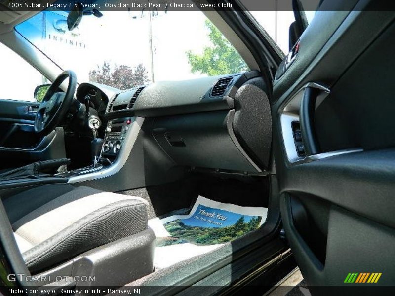 Obsidian Black Pearl / Charcoal Tweed Cloth 2005 Subaru Legacy 2.5i Sedan