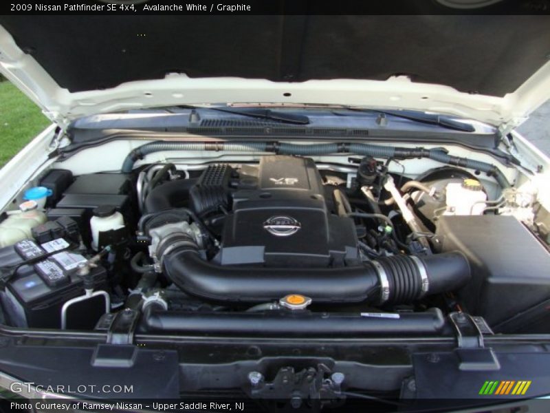 Avalanche White / Graphite 2009 Nissan Pathfinder SE 4x4