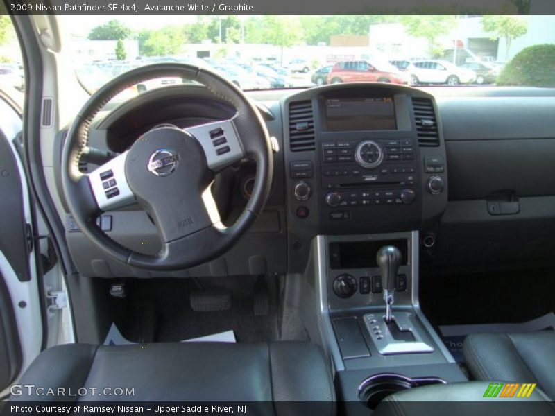 Avalanche White / Graphite 2009 Nissan Pathfinder SE 4x4